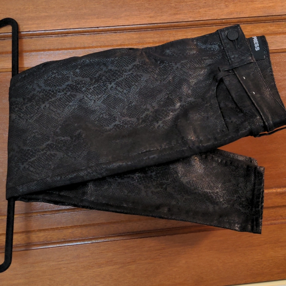 Express - Black Snake Print Mid Rise Stretch Ankle Leggings 6R